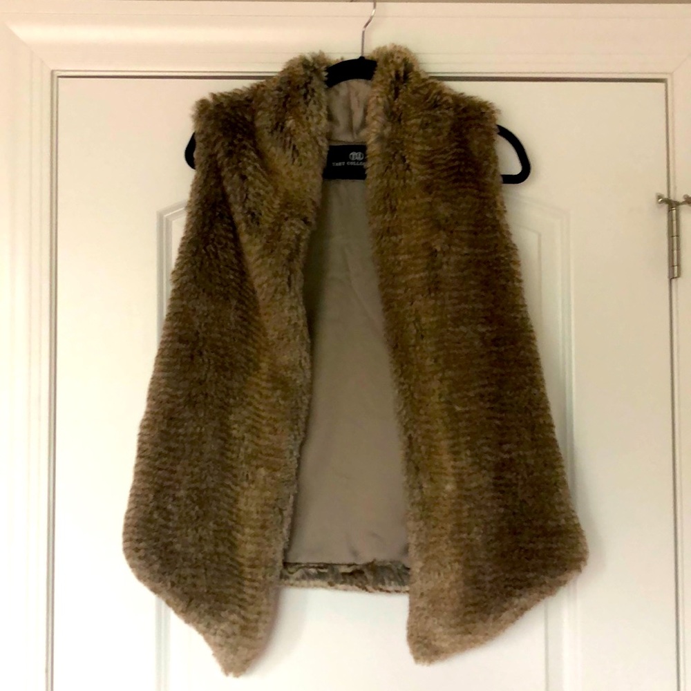 SUPER SOFT faux fur vest
